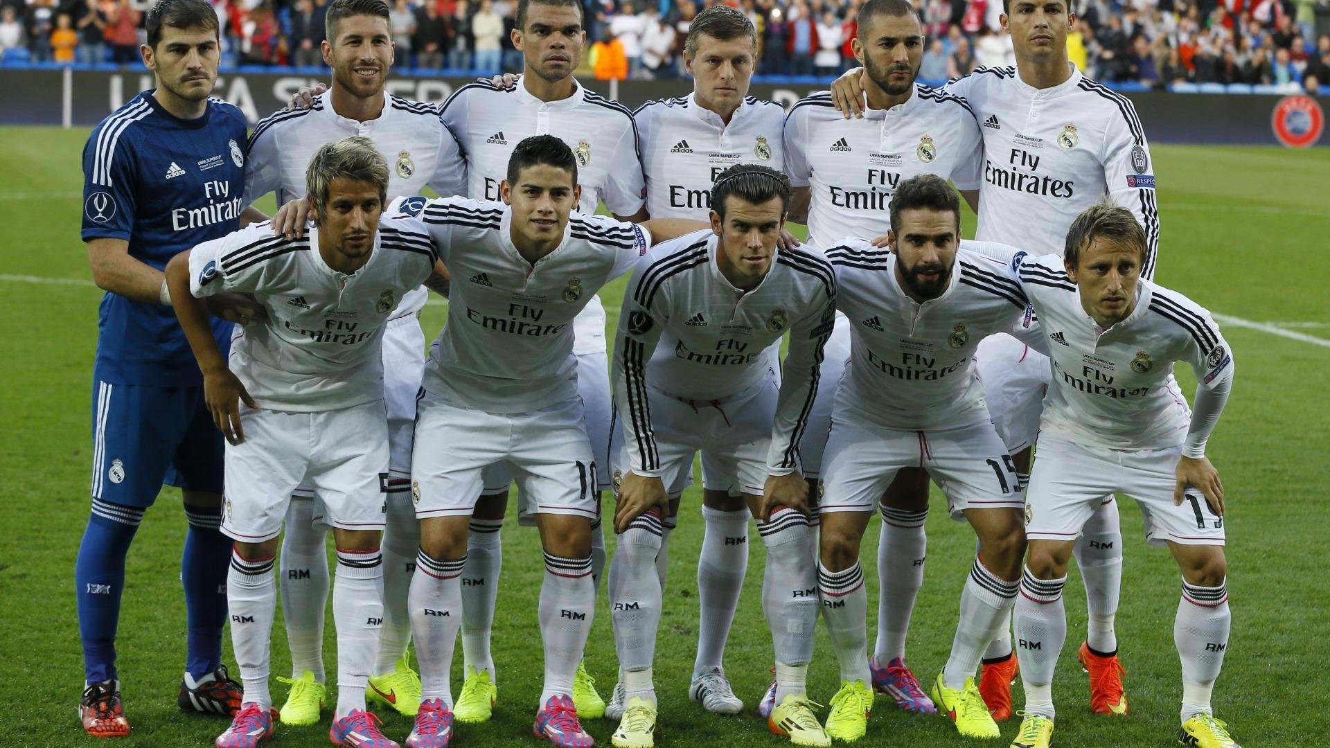 ac米兰官网-球员场上拼抢积极展现良好身体对抗能力与防守覆盖范围，积极拼抢前场篮板球是防守快攻的方法之一