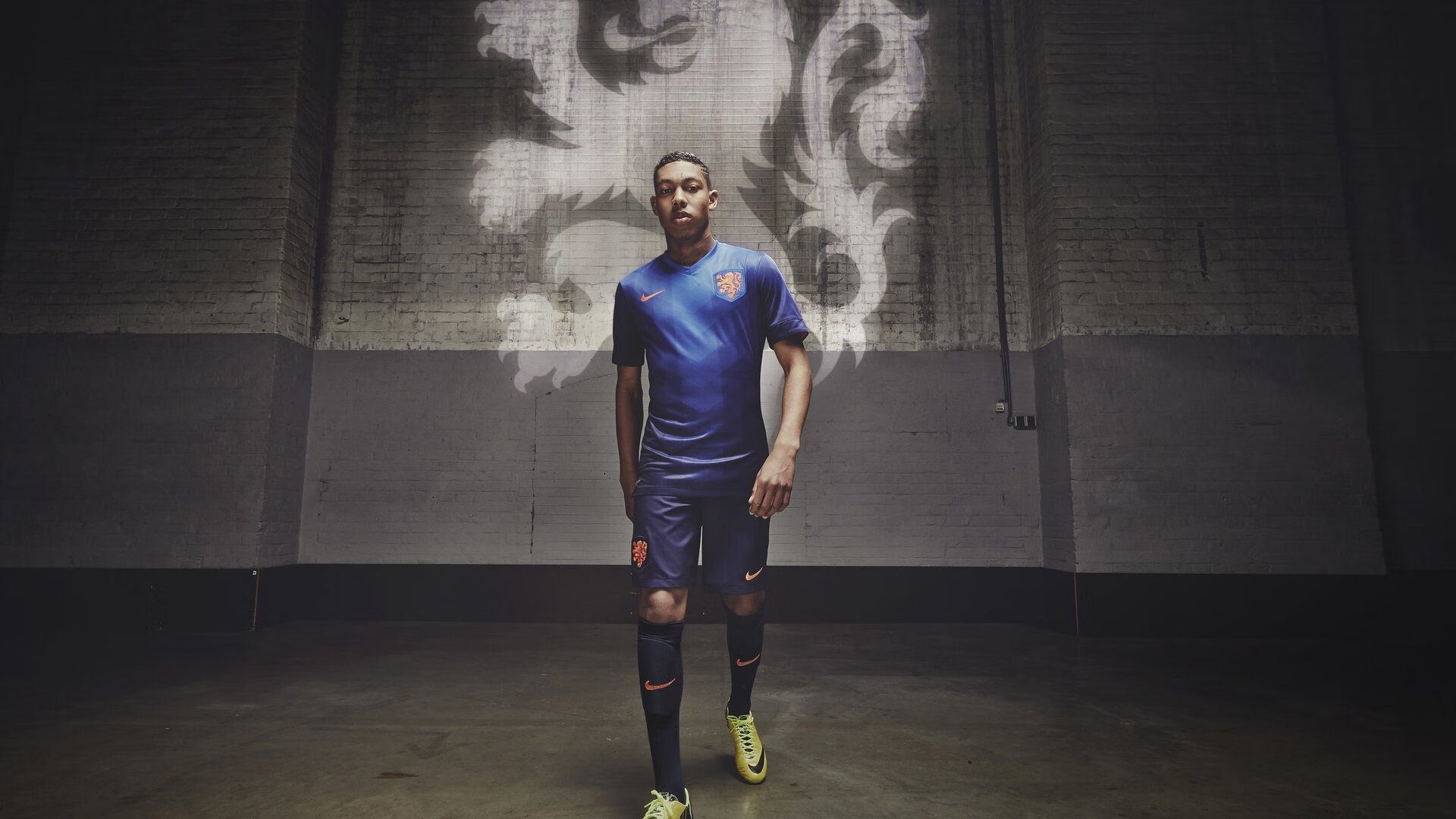 荷兰水球队点球大战中冷静应对,荷兰点球王子